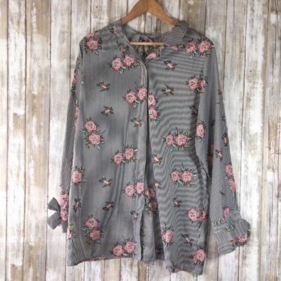 NWT Umgee Rose Striped Button Down Blouse - Picture 2 of 9